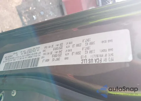 2019 Jeep Compass Limited 4X4 from USA, damaged, VIN 3C4NJDCB0KT817868